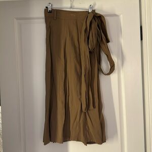 Banana Republic size 0 midi wrap skirt